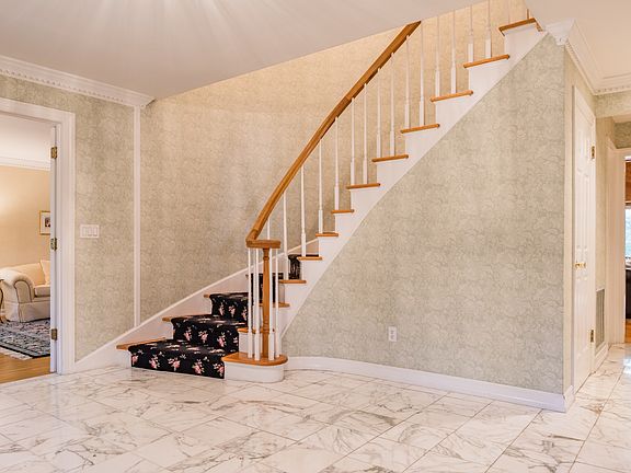31 Winfield Avenue