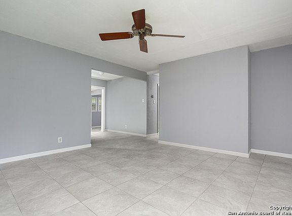 4th image of 349 Leonidas Dr