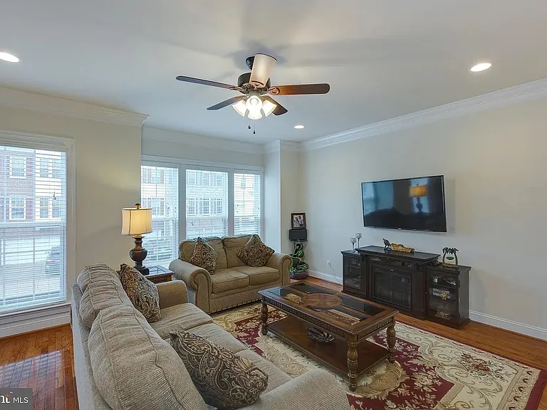 43545 White Cap Ter — Photo 32