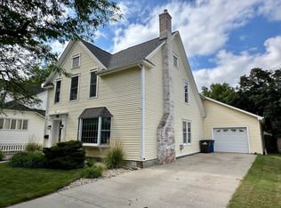 312 E 4th Ave, Mitchell, SD 57301