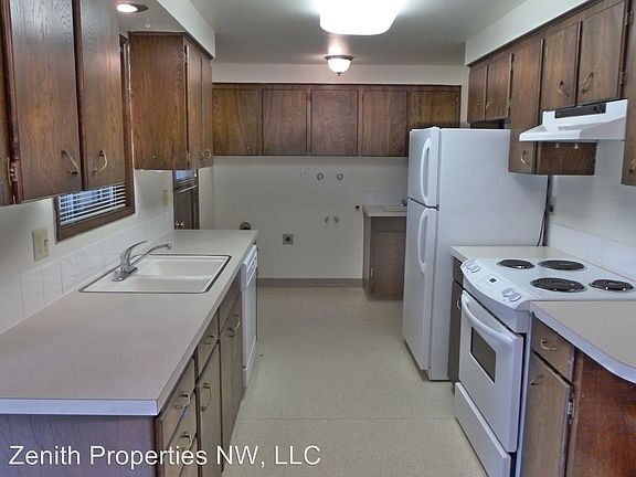 2nd image of 5711 NE 119th St