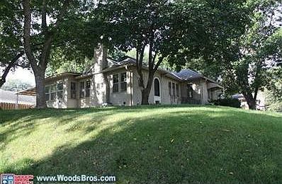 2nd image of 3645 Woods Ave