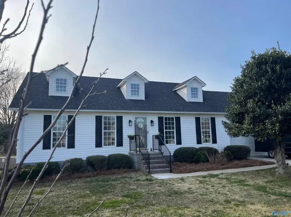 144 Stewart St, Crossville, AL 35962