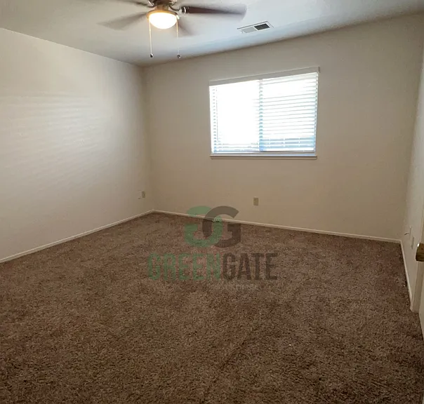 2201 Meadow Glen Dr — Photo 12