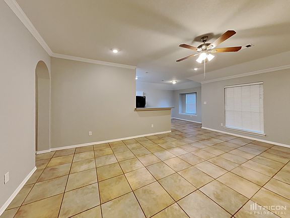 4th image of 104 Commonwealth Cir