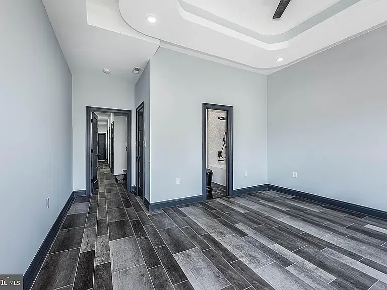 5 bed, 4.5 bath, 3440 sqft, $3,700 — Photo 4