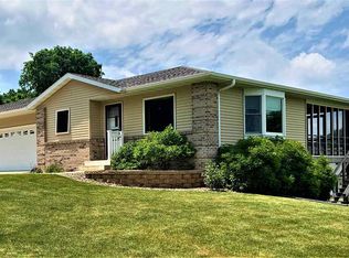 604 7th St E #3E, Cresco, IA 52136