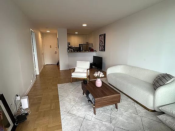 5th image of 235 W 56th St APT 26E
