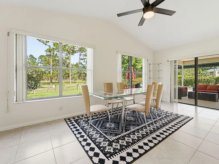 5562 Reynolds Rd — Photo 25