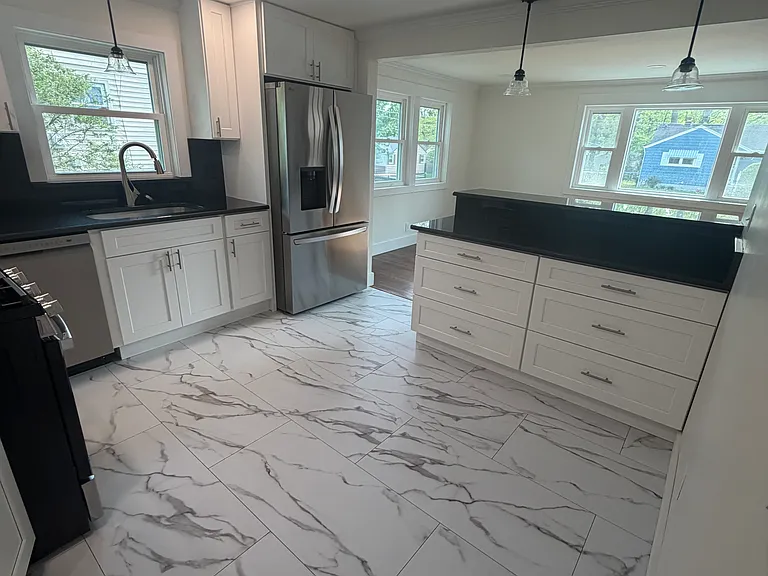 407 La Rue Ave — Photo 3