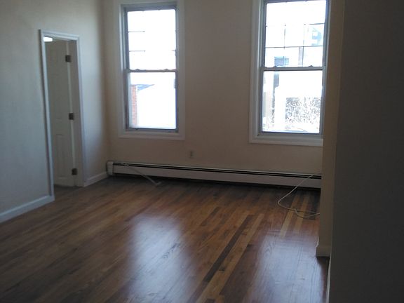 2nd image of 538 Willoughby Ave Floor 3