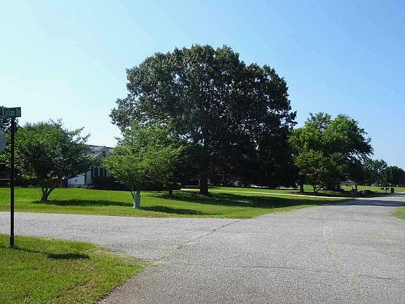 5th image of 135 Ruben Rd