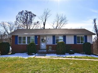 319 Ohiopyle Dr, Pittsburgh, PA 15239