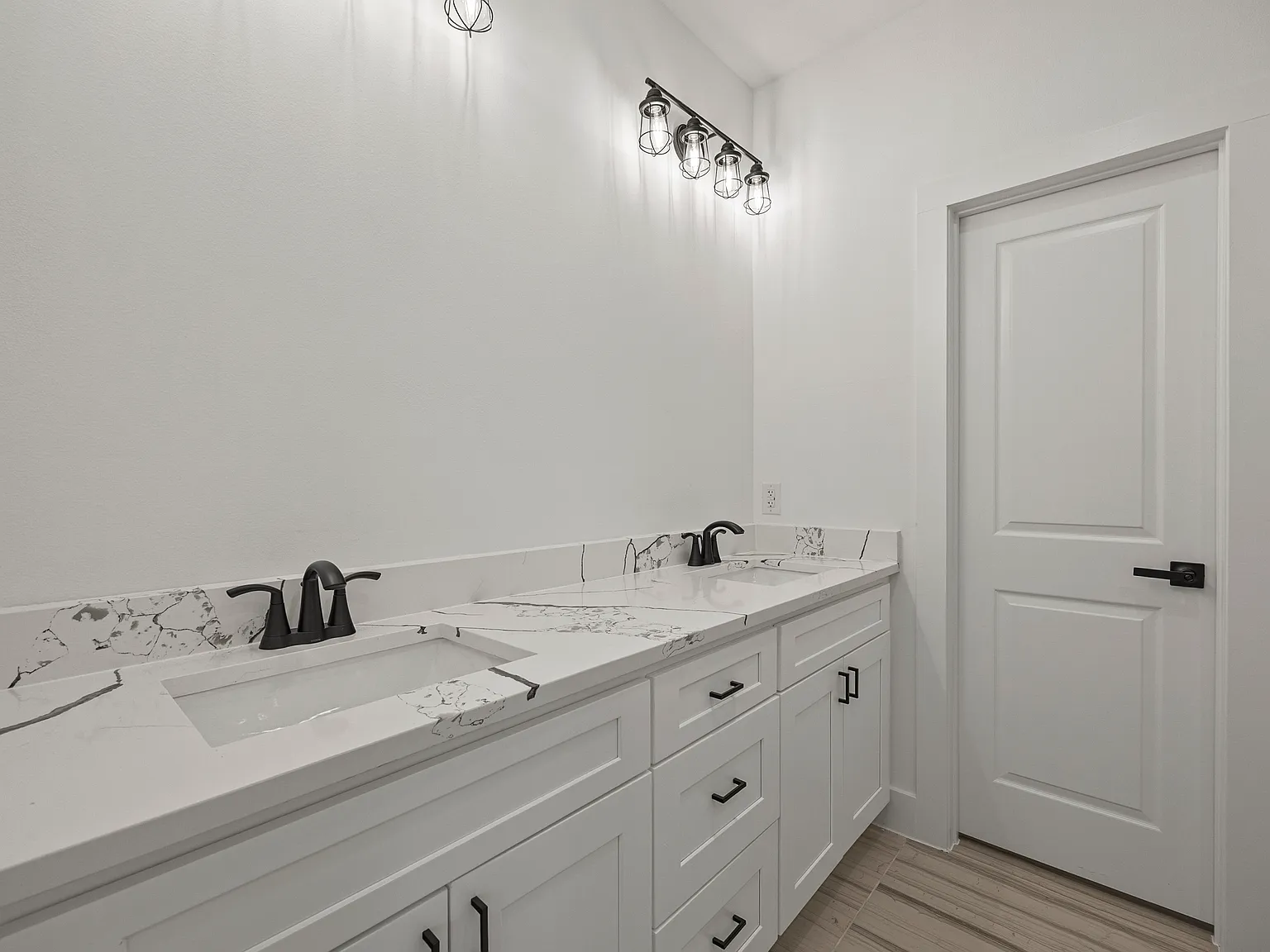 3 bed, 1246 sqft, $2,000 — Photo 4