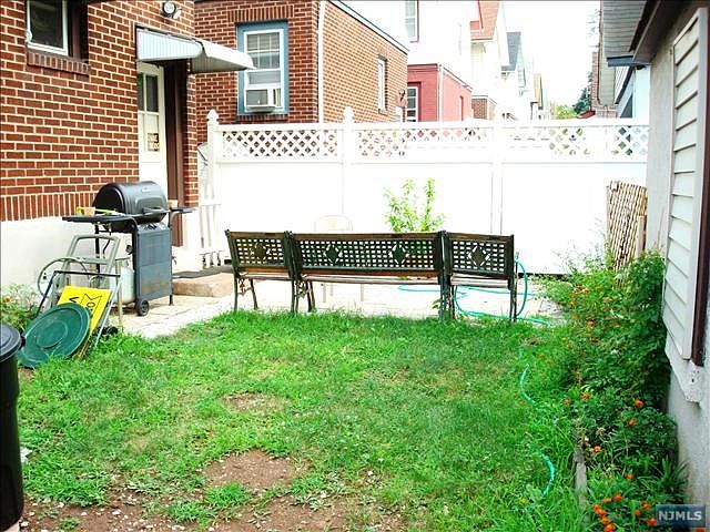 2nd image of 15-48 Parmelee Ave