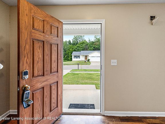 2nd image of 1526 Catalina Dr