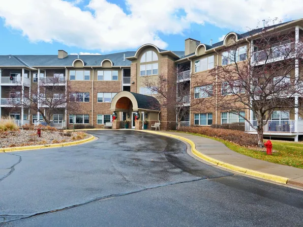 3800 85th Ave N APT 211, Brooklyn Park, MN 55443