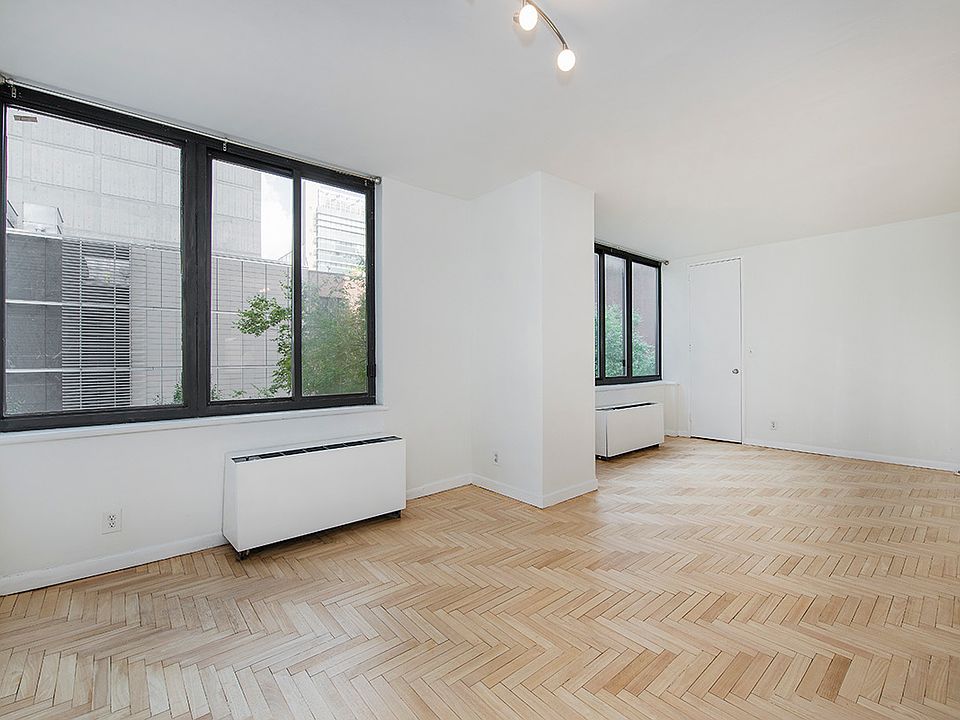 1st image of 300 E 93rd St APT 3C