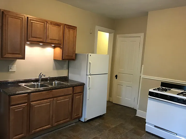 2724-2726 N Murray Duplex — Photo 41