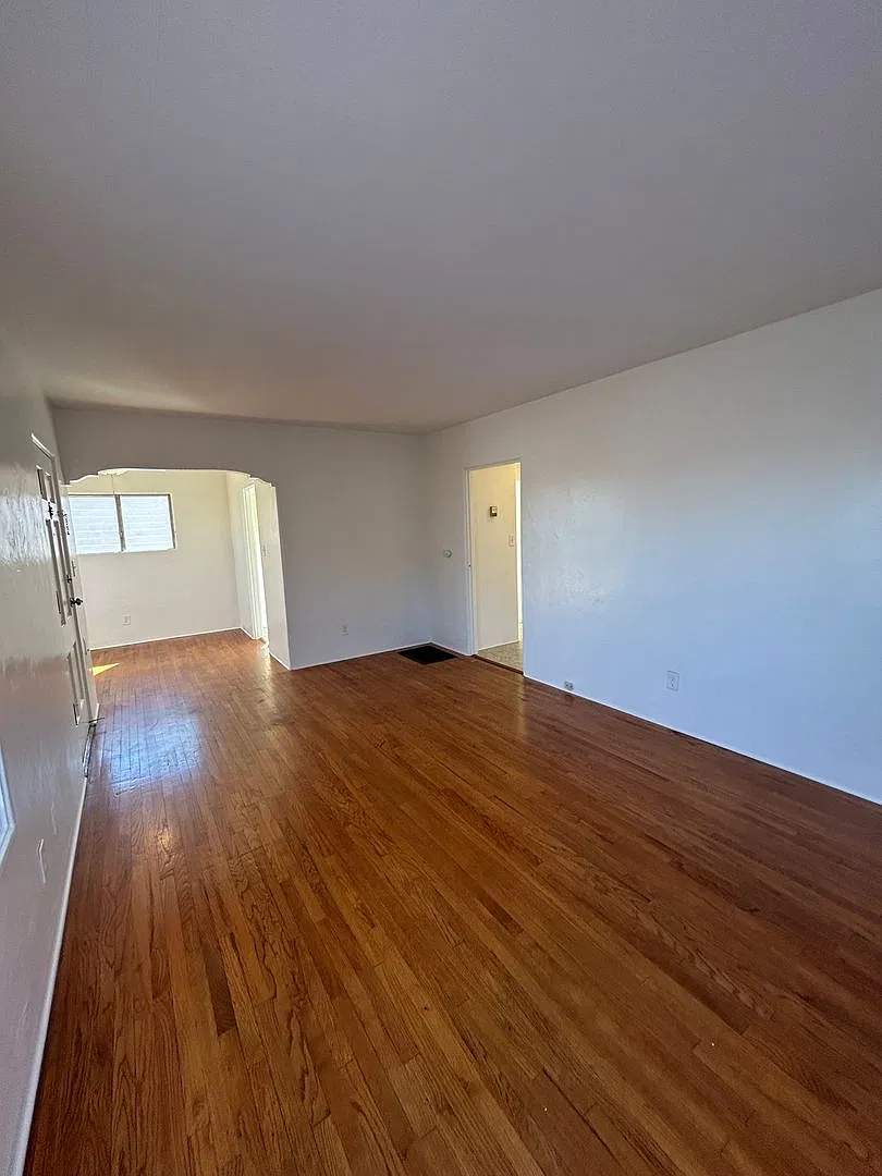 Two bedroom House w/ detached Garage available now — Photo 3
