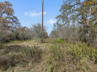 800 Bugtussle Ln, Luling, TX 78648