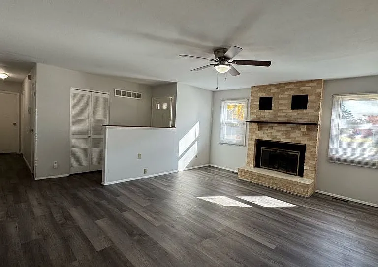 1615 Central Pkwy — Photo 3