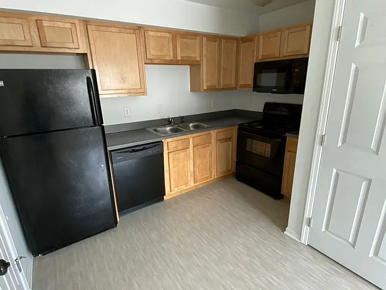 825 S Maguire St. — Photo 9