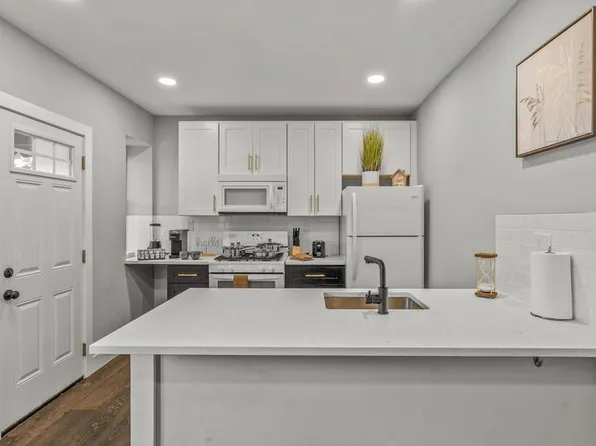 4821 Walnut St Floor 2, Philadelphia, PA 19139