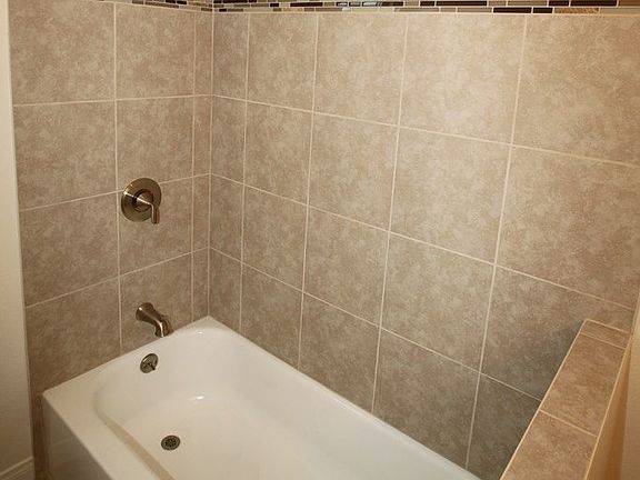 4th image of 1126 W 89th St