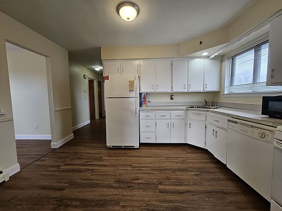 4th image of 3 Powell St Floor 2