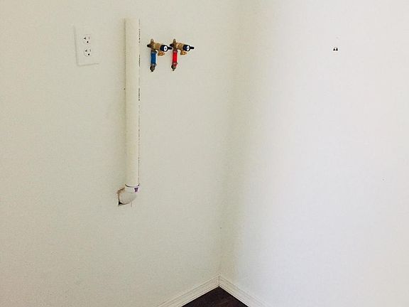4th image of 18 Valley Pl S