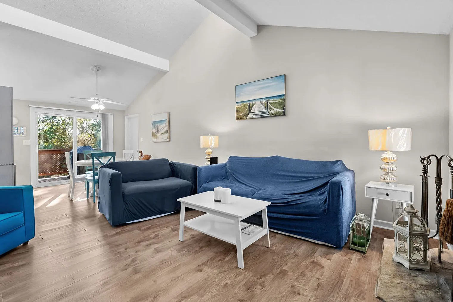 3 bed, 2.0 bath, 1291 sqft, $3,271 — Photo 3