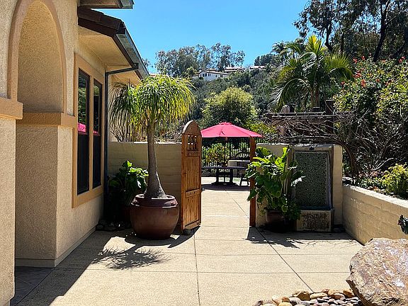 3rd image of 6398 Paseo Aspada