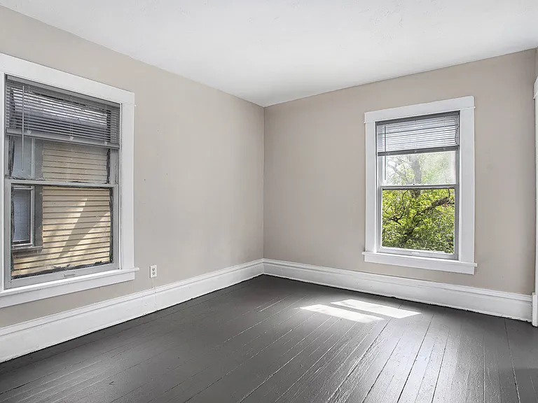 719 W Cedar St — Photo 9