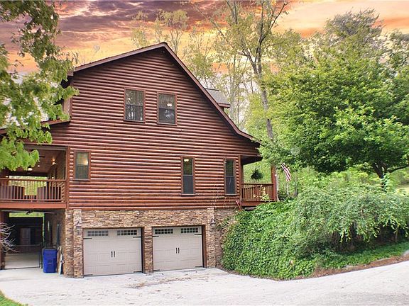 5th image of 124 S Stewart Ln