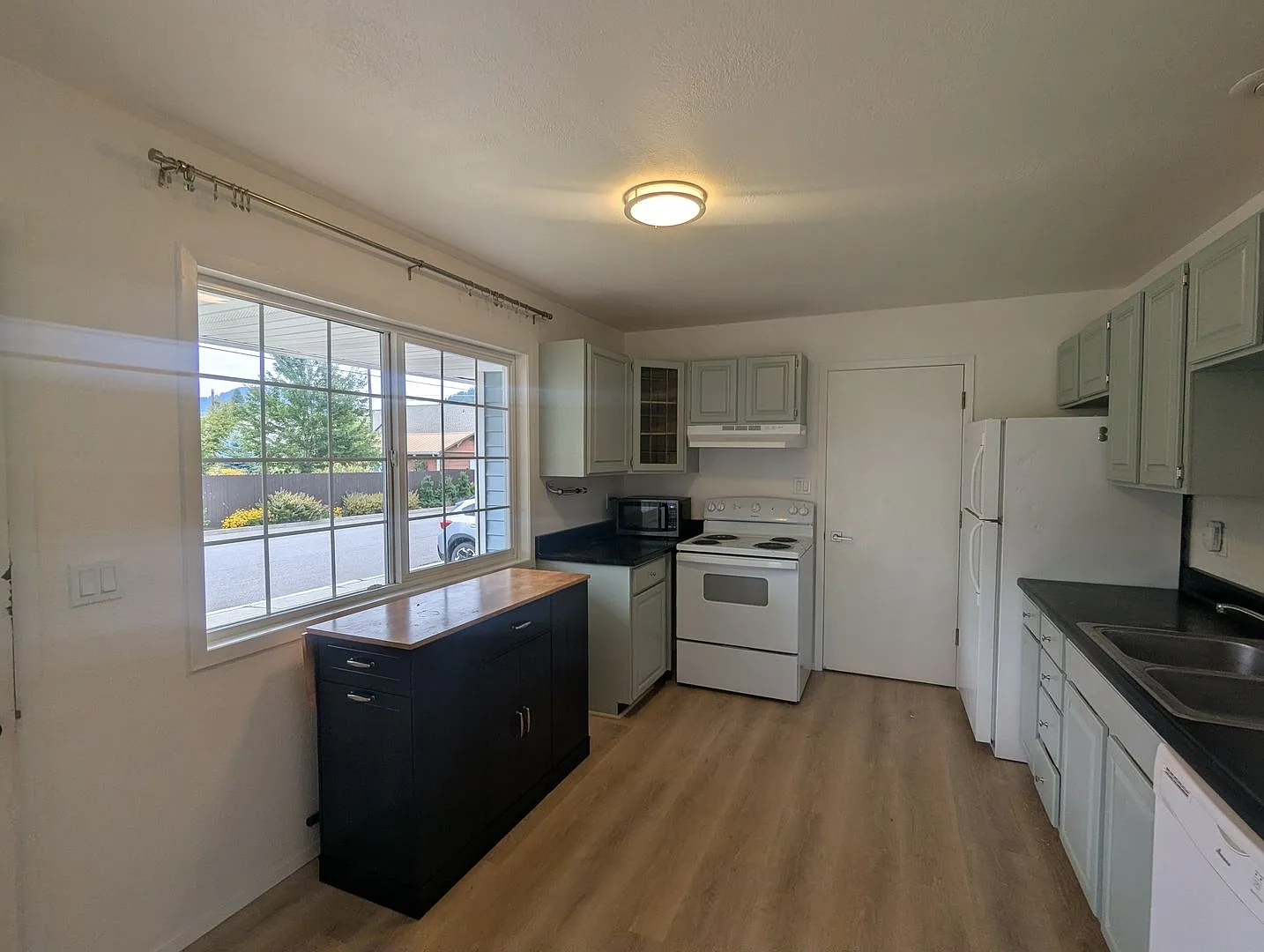 Mosqueda 702 E Spokane Ave. — Photo 3