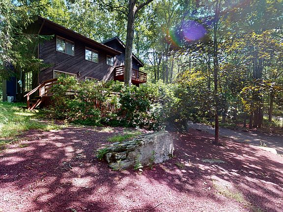 2nd image of 111 Bayberry Dr