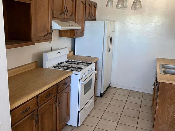 4th image of 228 Cherry St