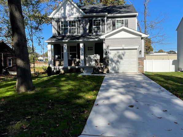 611 Lakehurst Ave