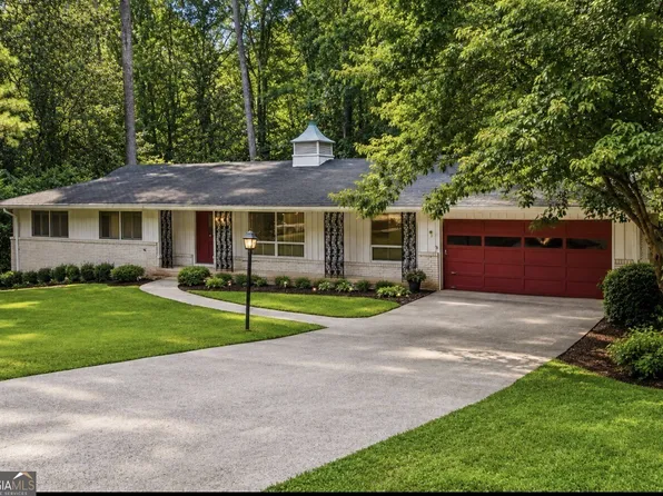165 W Spalding Dr, Atlanta, GA 30328