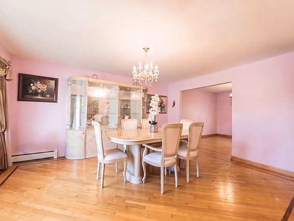 3rd image of 2950 Briarwood Dr W