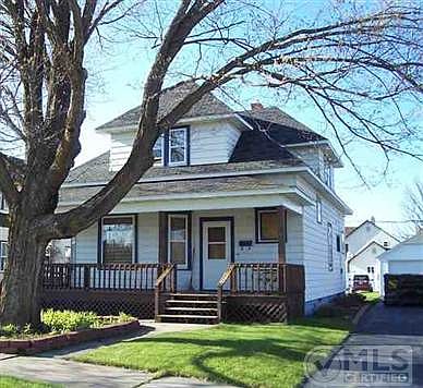 1st image of 124 W Ross St