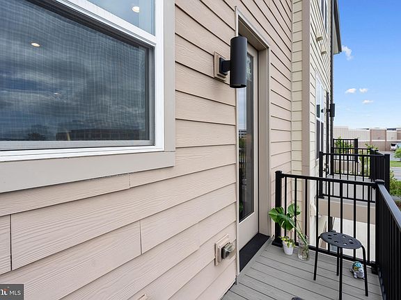 3rd image of 4739 Lacey Manor Pl