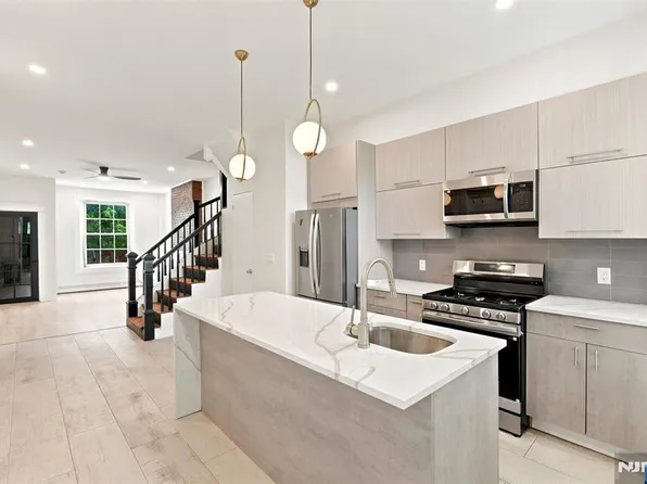 85 Union St, Jersey City, NJ 07304