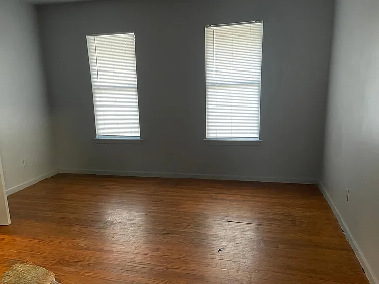 411 Washington St — Photo 7