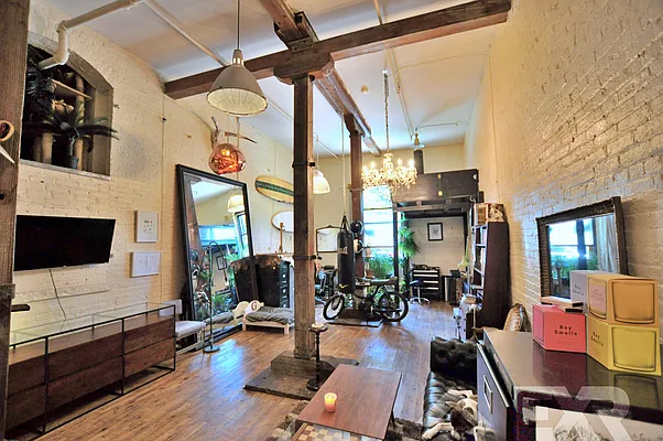 Rented by EXR | media 12