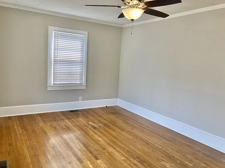 2567 Henry Ave — Photo 11