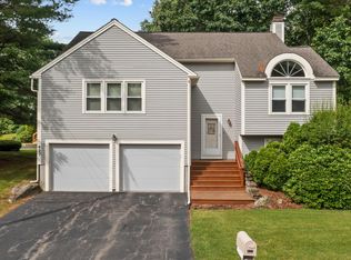 427 Elk Run Rd, Hudson, NH 03051