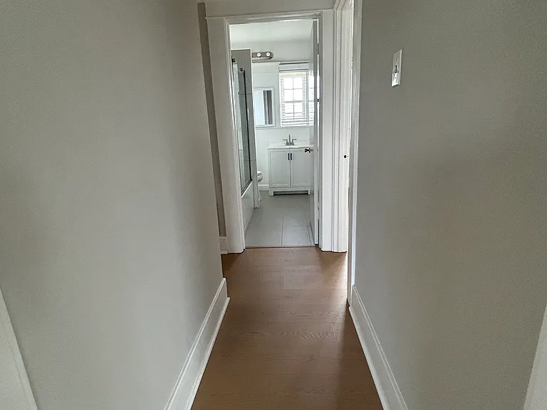 4652 Oakwood Ave — Photo 7