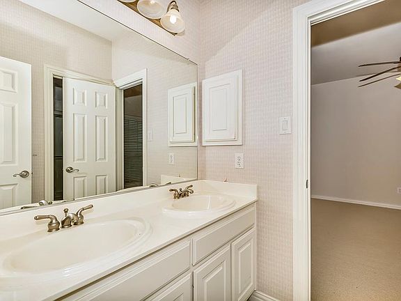 5th image of 4411 Saint Andrews Blvd